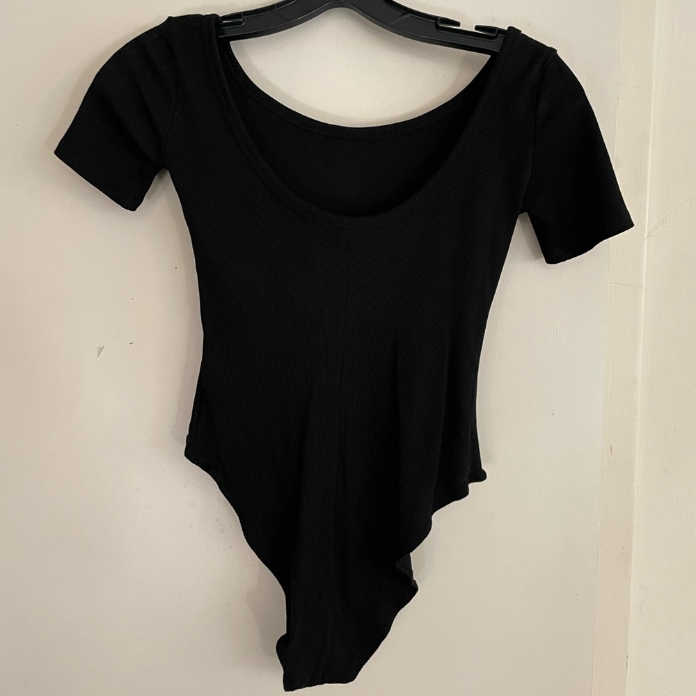 Divided H&M Black Cap Sleeve Scoop Back Bodysuit S Jersey Snap Minimalist